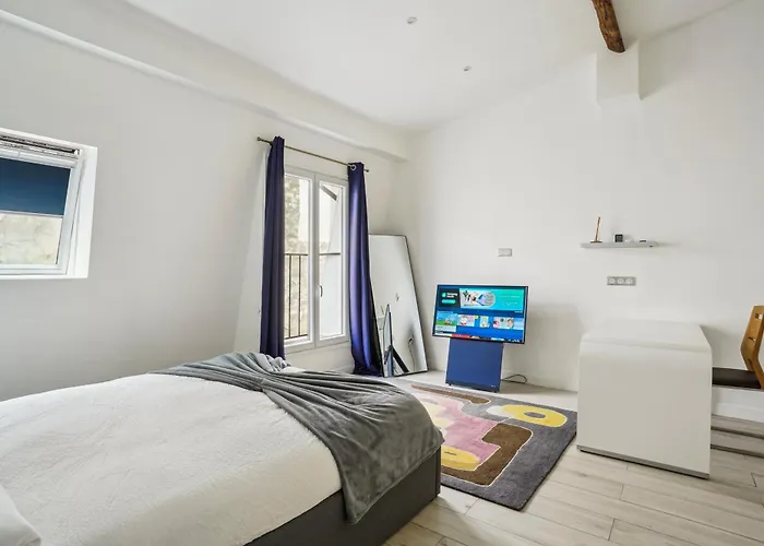 New Apartment Near Champs Elysees
