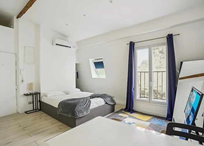 New Apartment Near Champs Elysees