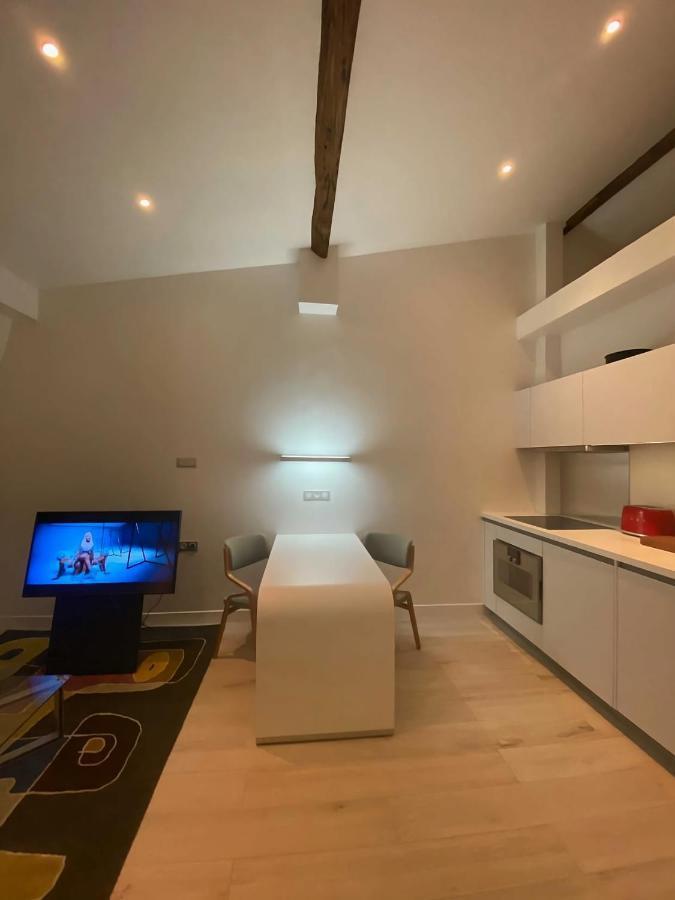 Apartment New Near Champs Elysees